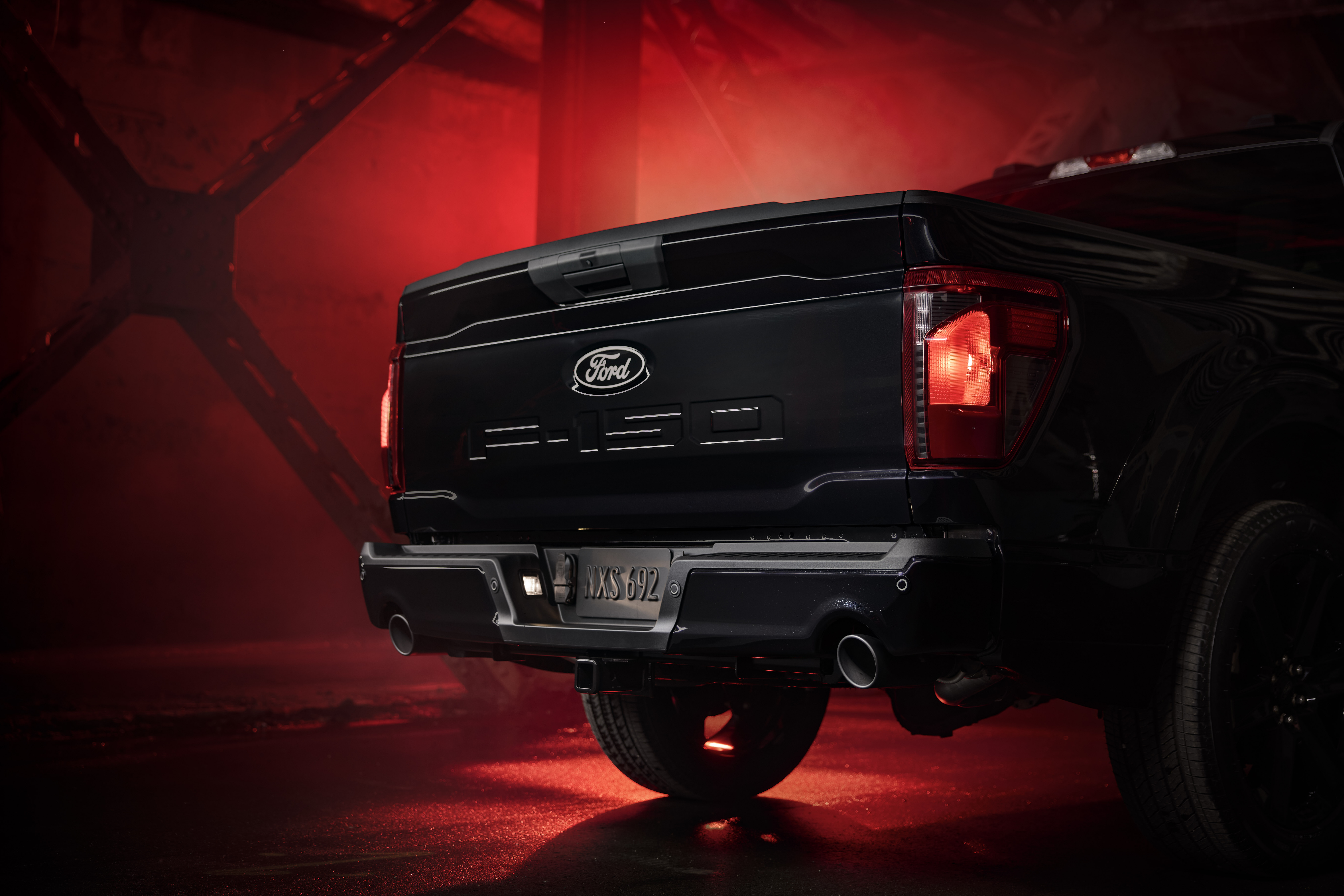 Dual exhaust tips come standard with the Lobo.
